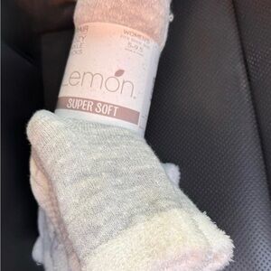5 Pairs of Lemon Brand Cozy Crew Ladies' Socks Fuzzy Warm Socks 
Size 5-9.5
Mult